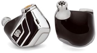 Căști IEM Campfire Audio Astrolith argintii pe fundal alb
