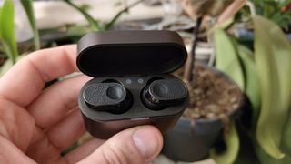 Căști intraauriculare cu anulare a zgomotului: Philips Fidelio T2