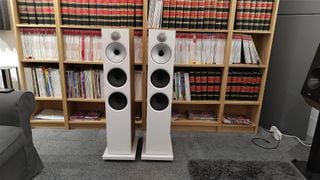 Boxe de podea: Bowers &amp; Wilkins 603 S3