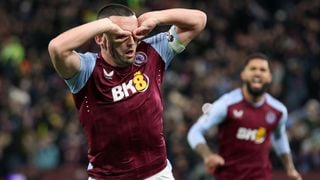 Urmărește Premier League pe Amazon Prime Video în timp ce John McGinn (în imagine) celebrează un gol