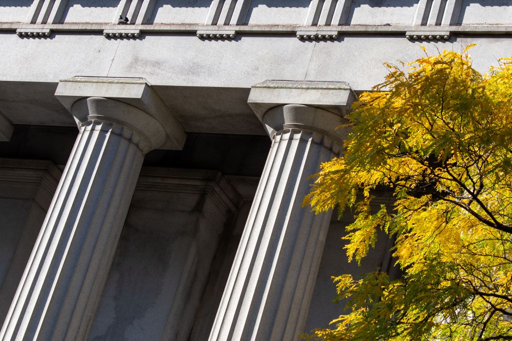 Business University Capital 3098