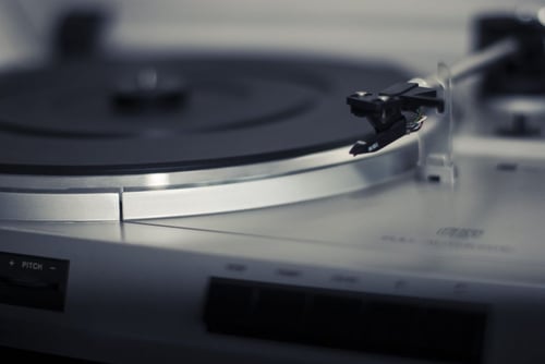 a record player with a needle on it