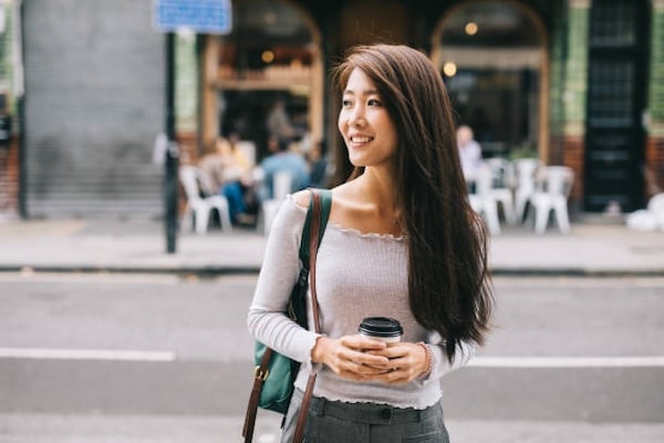 デート時の服装や会話で存在感を出す