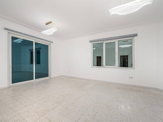 Premium Location on Sheikh Zayed Road | Low Rent
