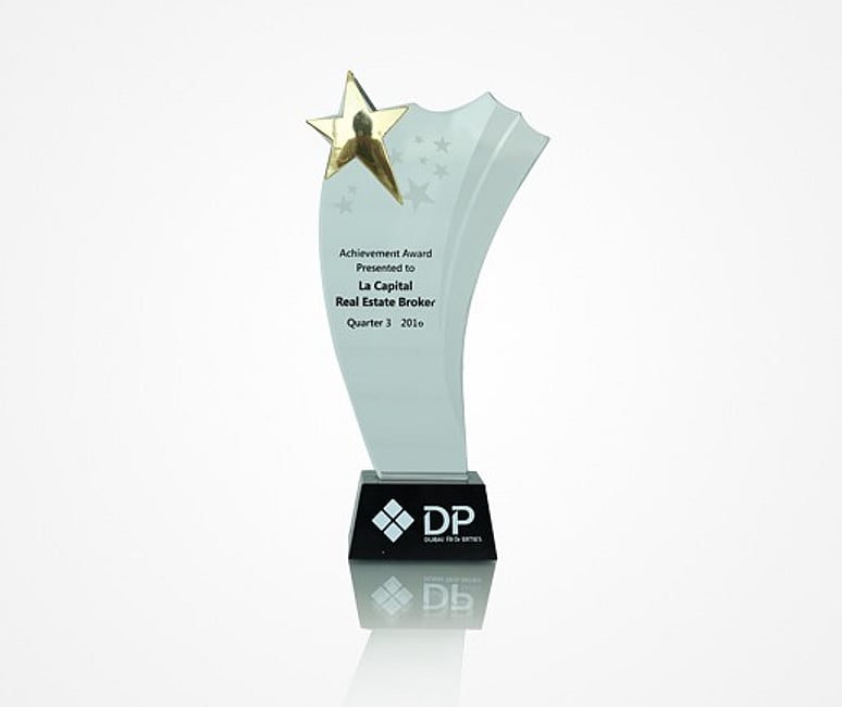 Achievement Award Presented to La Capitale Real Estate Broker Quarter 3 - year 2016