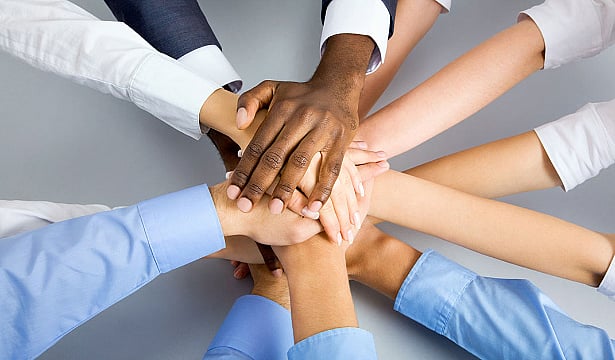 glass industries in uae