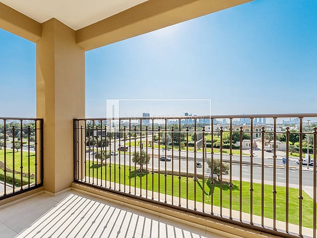 Spacious 2BR | Prime Location | Community Views