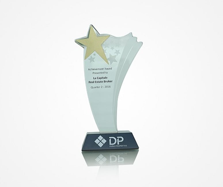 Achievement Award Presented to La Capitale Real Estate Broker Quarter 2 - year 2016
