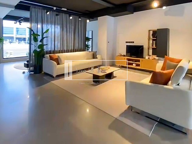 Commercial Villa | Prime Spot | Business Ready