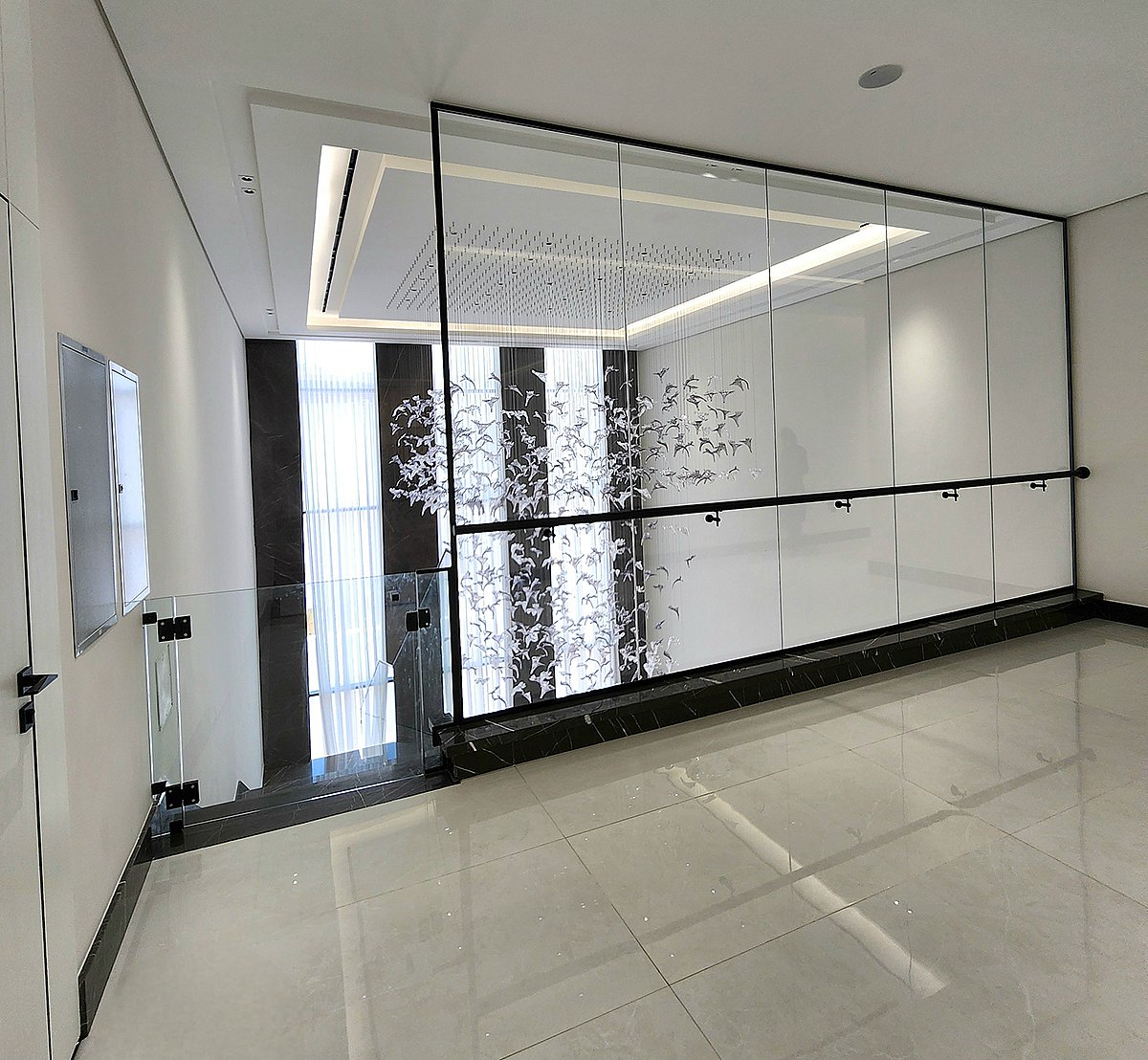 glass railing dubai