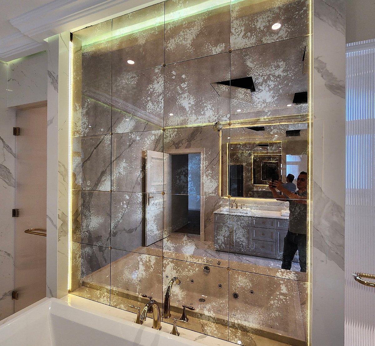 antique mirror suppliers in dubai