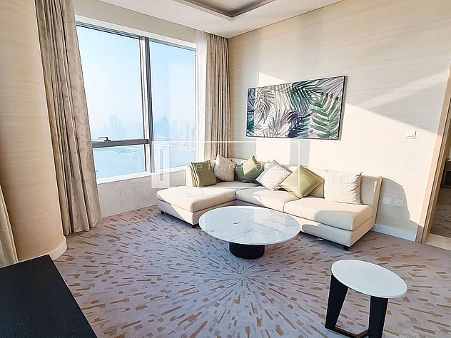 High Floor|Palm View |Tenanted until Mid January