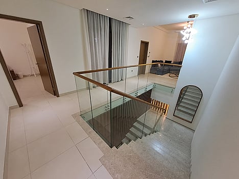 img-gallery