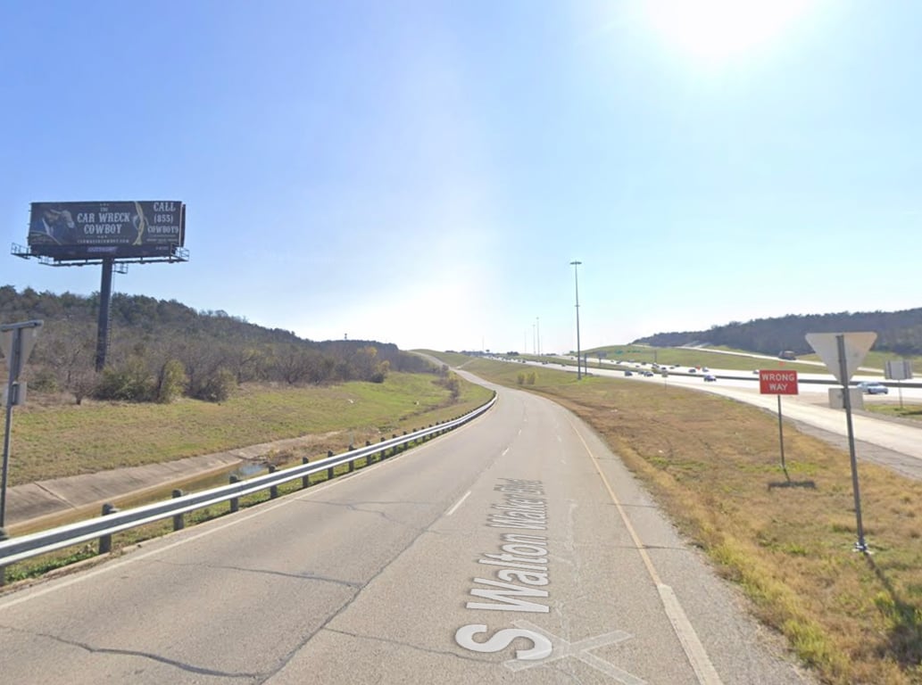 Location photo for S Walton Walker Blvd near Mountain Valley Park, Oak Cliff (Dallas)