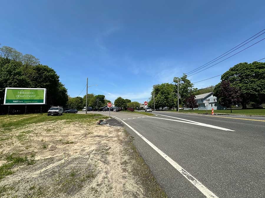 Eastport: west side Eastport Manor Rd, north of Route 27A, facing east Media