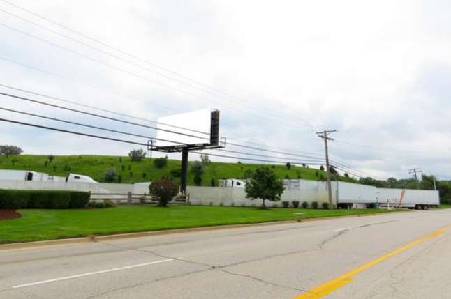 Location photo for Higgins Av NS 700ft E/O Commerce Av F/W - 2