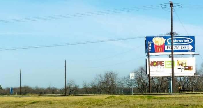 IH 45; MM232-233; .4 Mi S/O Roane Rd,Corsicana, 75110 Media