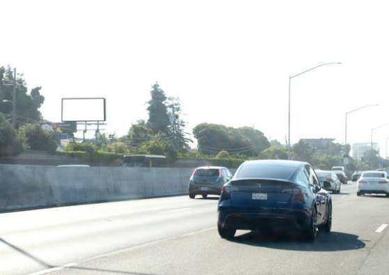 Location photo for W Bayshore Rd (East Palo Alto)