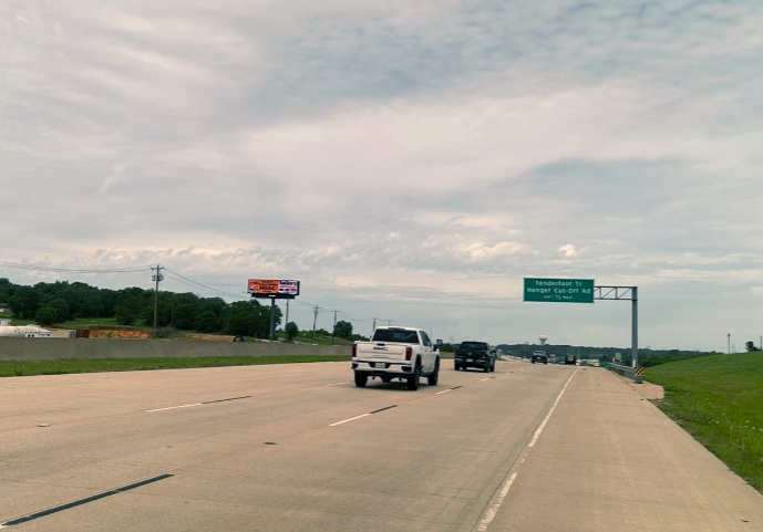 10751 Jacksboro Hwy, Fort
 Worth 76135, 76006 Media
