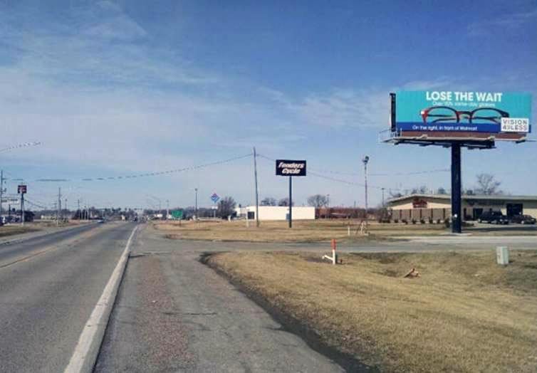 E Army Post Rd. 0.1 mi E/O 14th St. (ROTARY) NS F/E Media