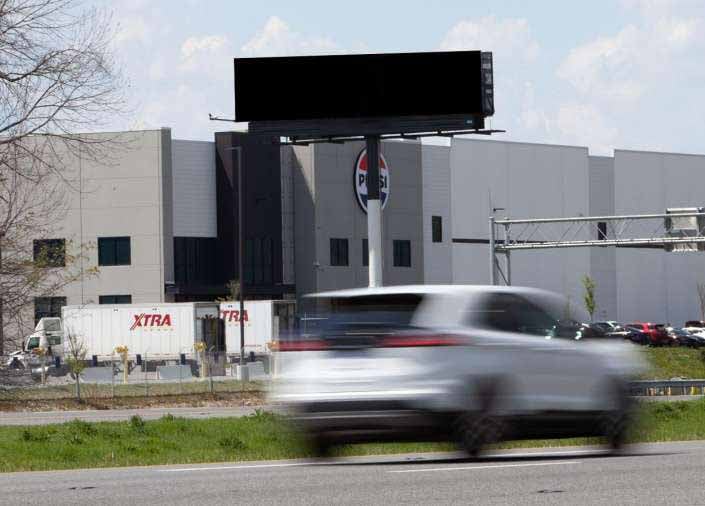 N/L I-24 .4 mi W/O HWY 102 F/E Media