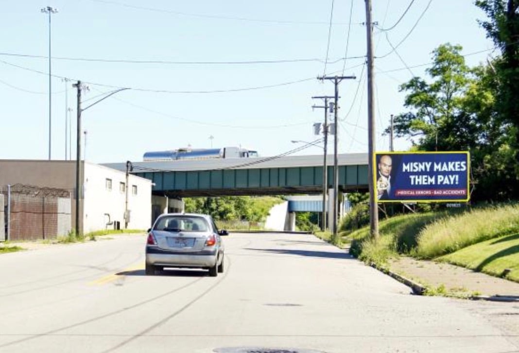 S Market Av ES 75ft N/O Earl Pl F/S -1 Media