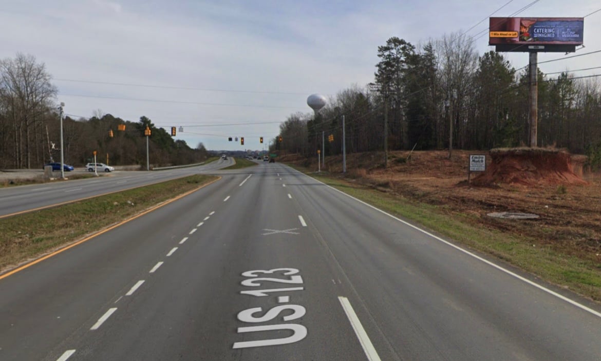 Hwy 123 0.4 mi N/O Davis Creek Rd ES, NW/F Media