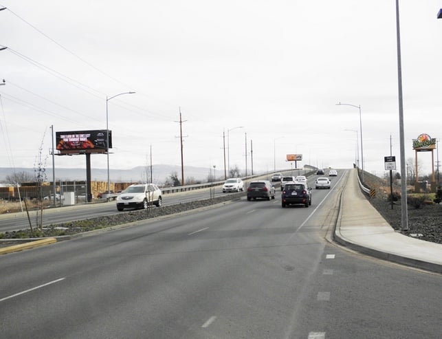 Location photo for Market St near WinCo (2425 Longfibre Rd) (Union Gap)