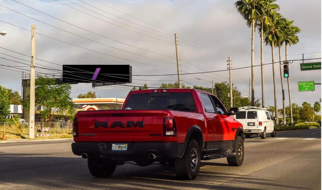 Turkey Lake Rd 650 mi S/O Vineland Rd; W/S F/S Media