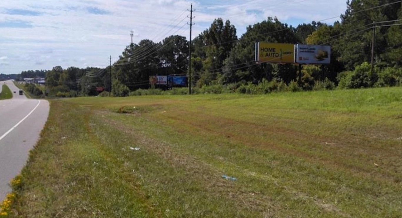 1265 US 421 N 0.7 mi N/O US 1 WS Media