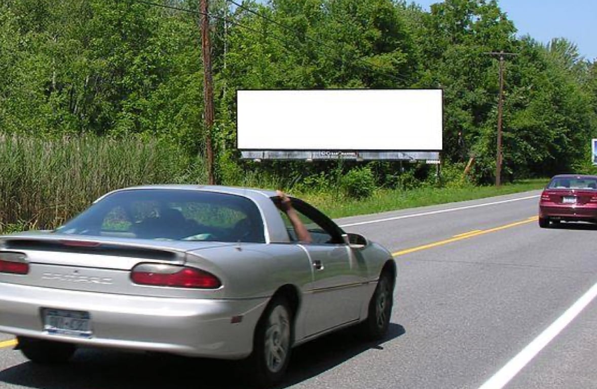 Location photo for Rt 9W WS 0.9mi S/O Ulster Av F/S - 1