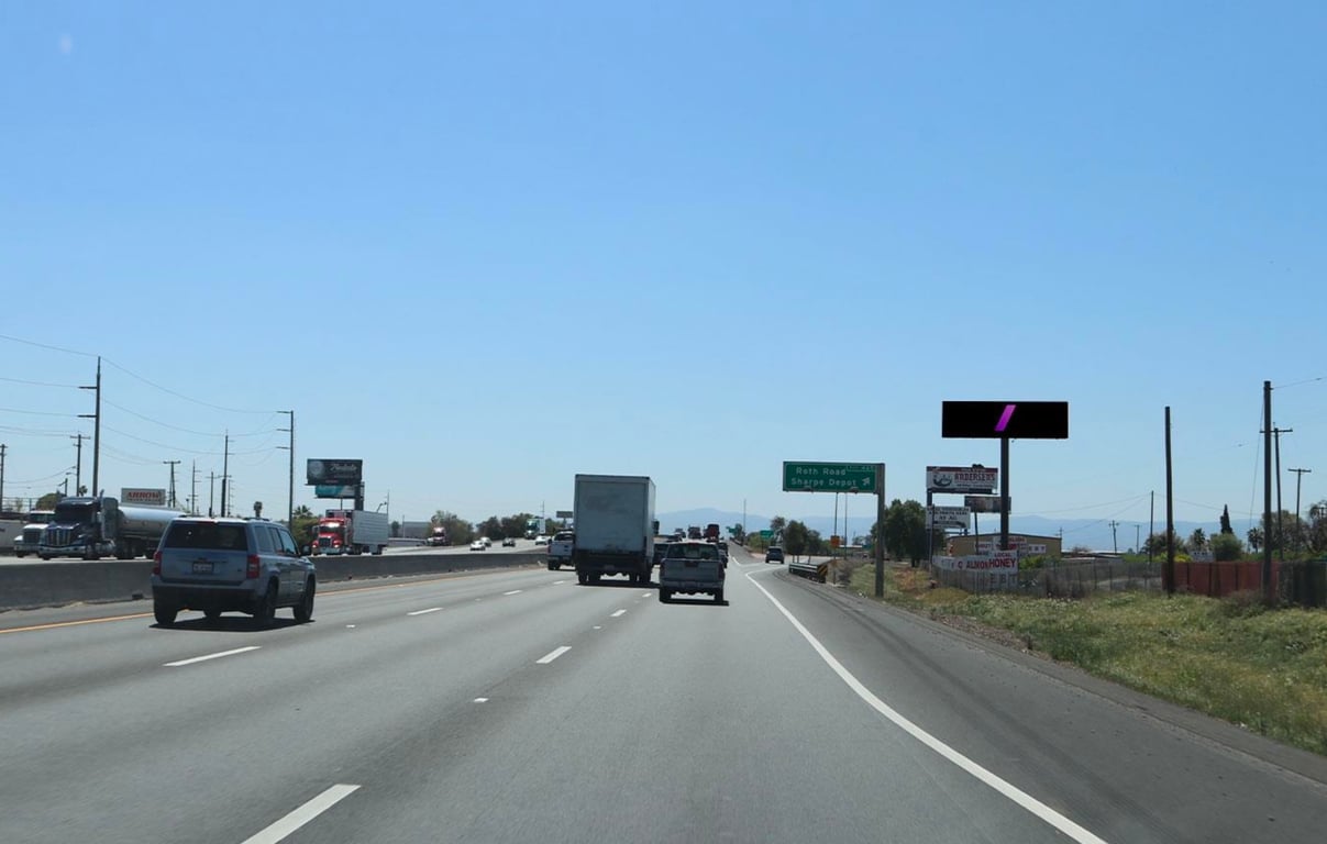 W/L I-5 1270' N/O Roth Rd F/N Media