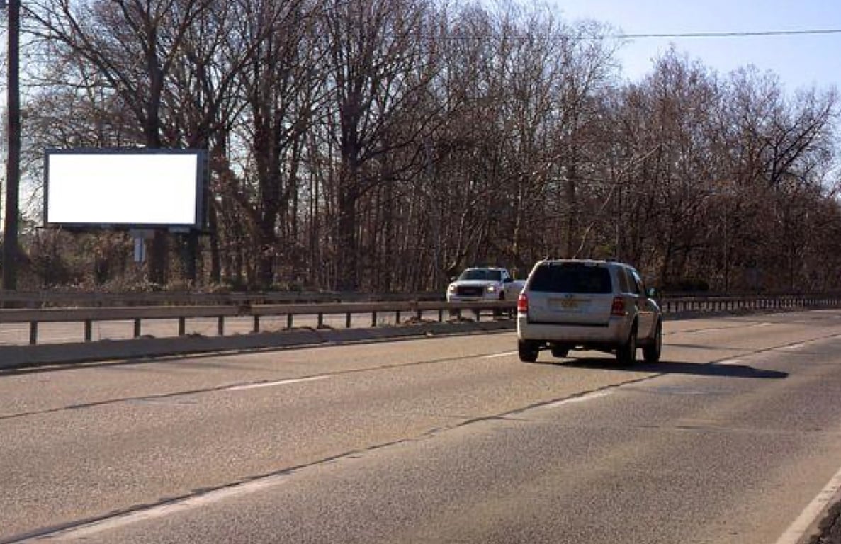 Location photo for Bristol Pike near Tullytown Canal Park (Levittown)