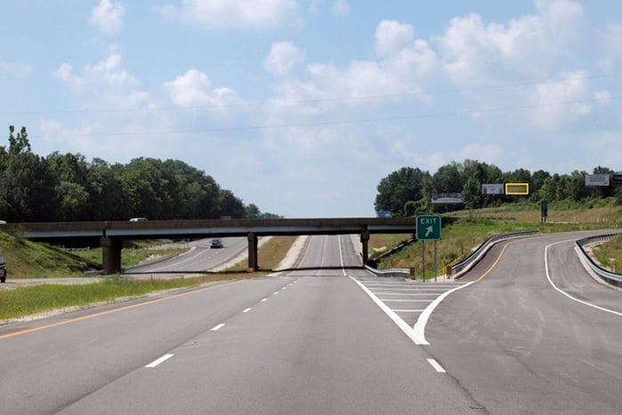 (VI022) US41 N 750' S/O SR 67 Media