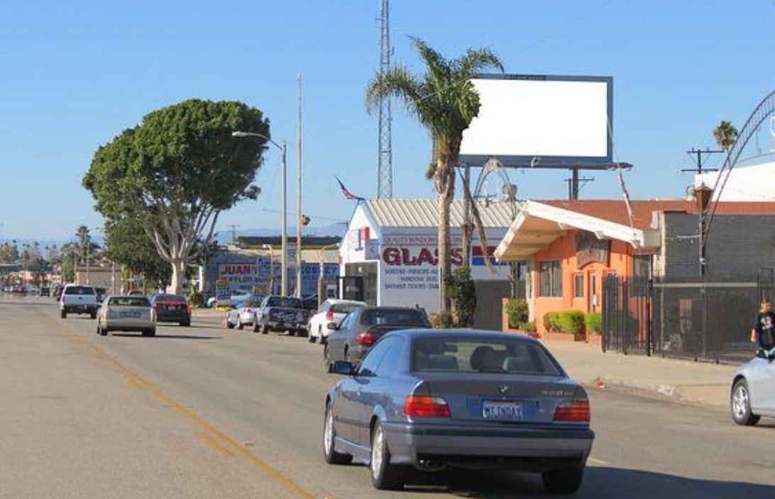 Location photo for S Oxnard Blvd near Bobilu Center, Five Points Northeast (Oxnard)