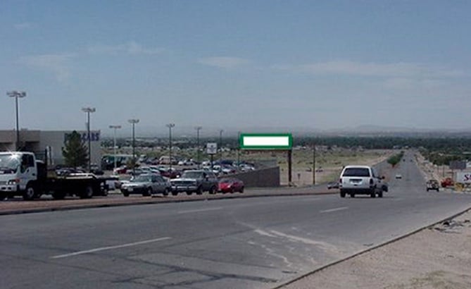 EP13 8401 LEE TREVINO Media