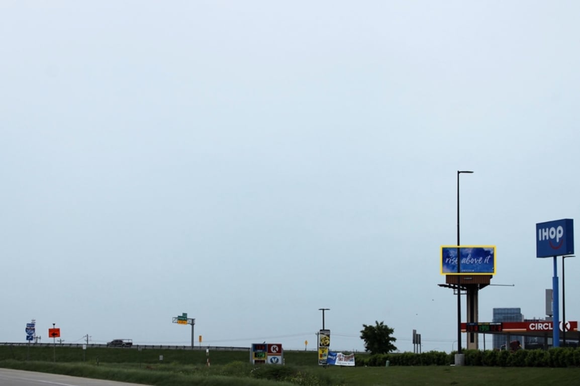 Location photo for I-35W near Chadwick Commons (Northlake)