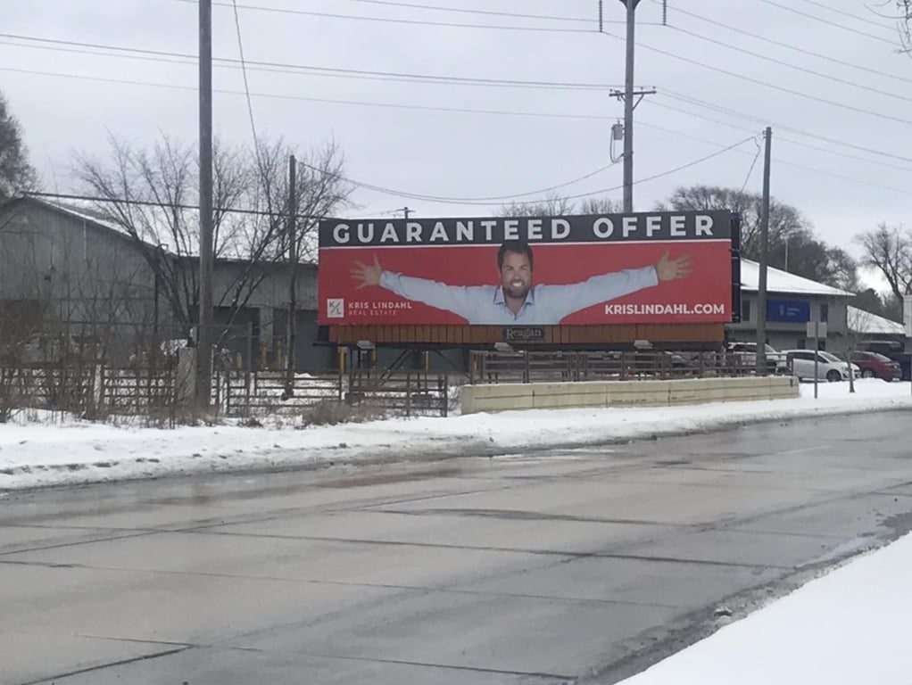 Location photo for 8th Ave SE near Groome Transportation Office - Rochester (Rochester)