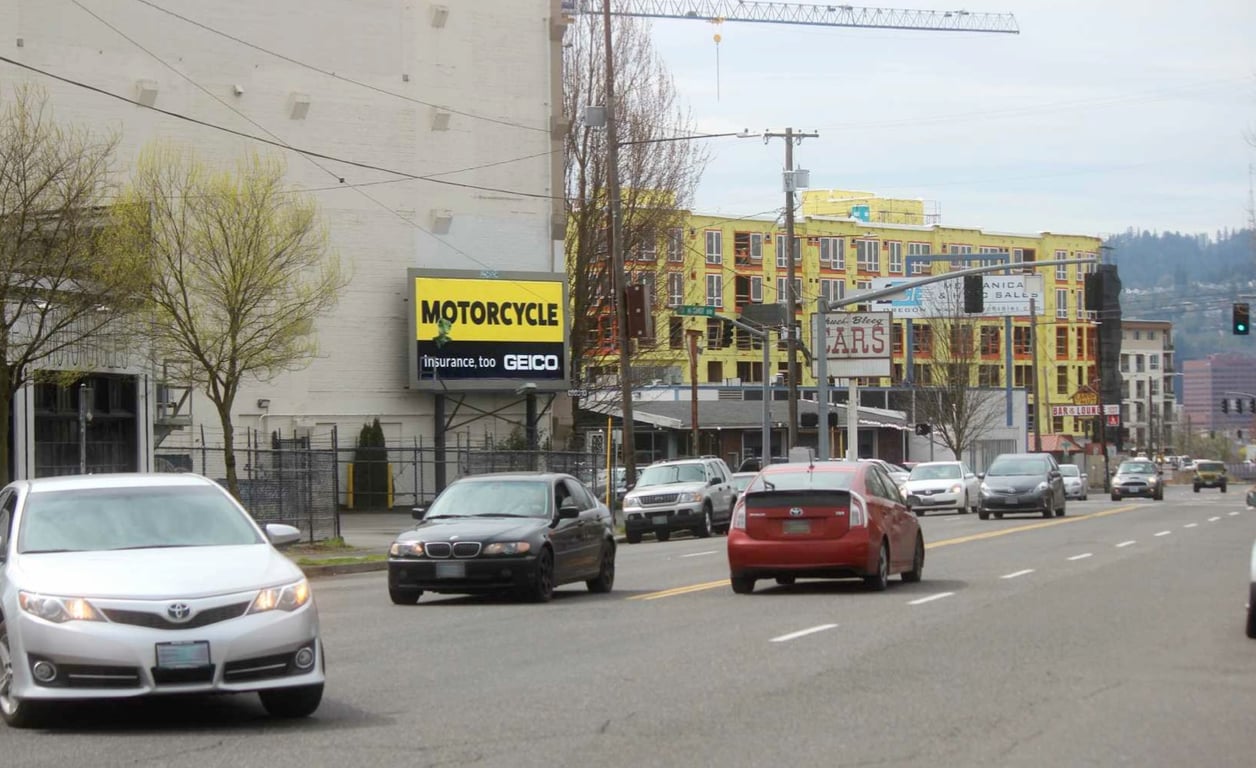 Location photo for NE 16th & Sandy (Portland)