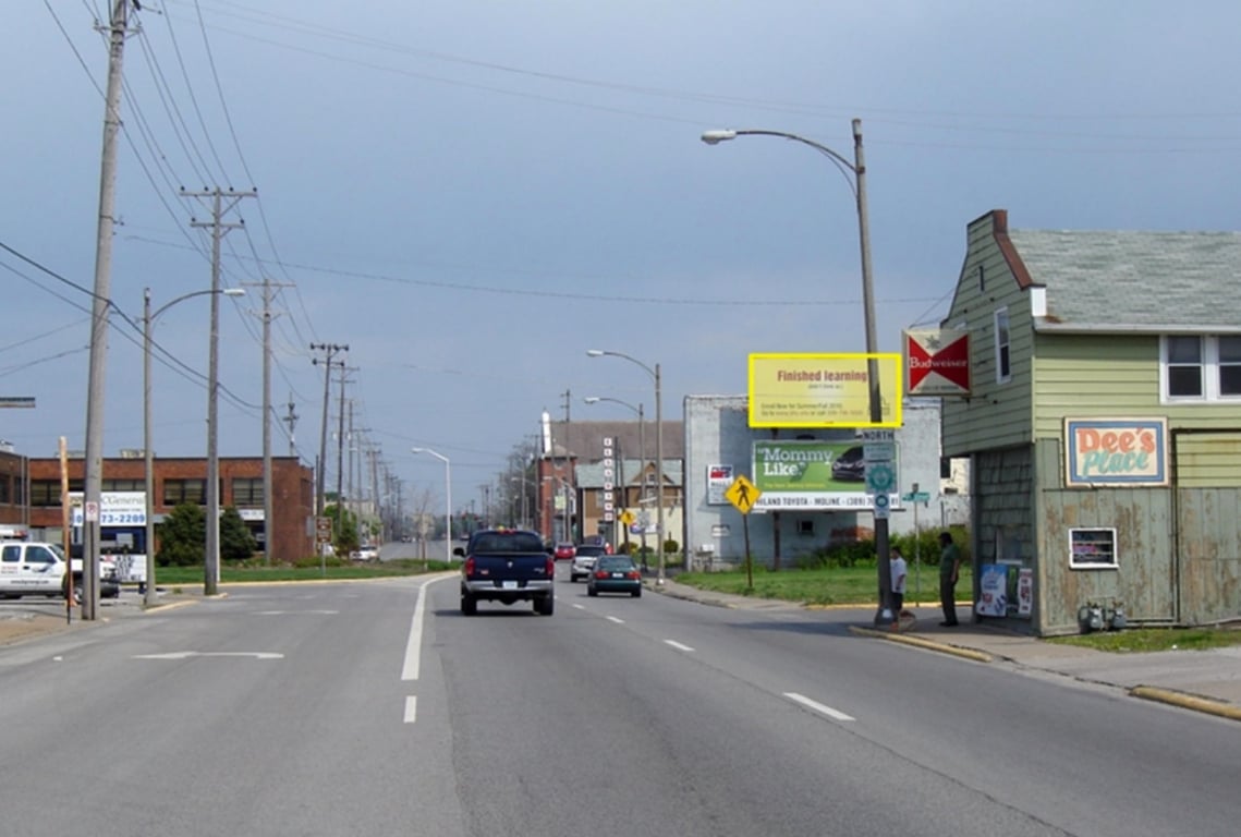 2500 5TH AVE ROCK ISLAND, IL F/W TOP Media