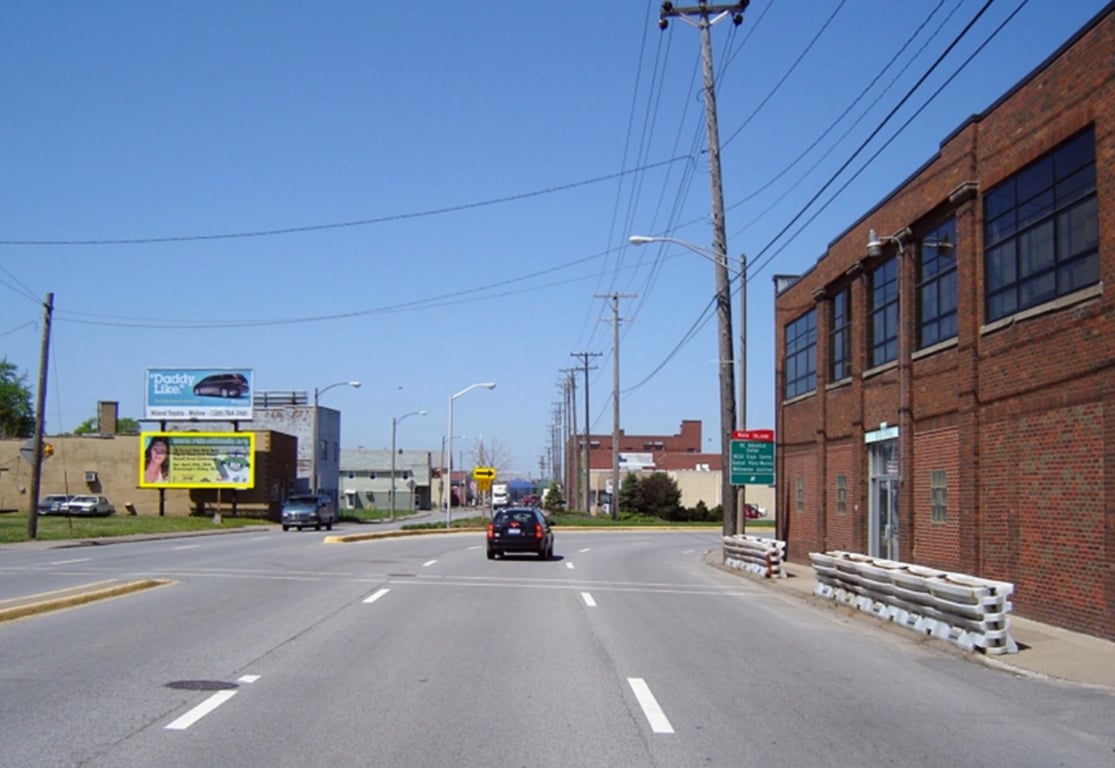 2600 5TH AVE ROCK ISLAND, IL LOWER F/E Media