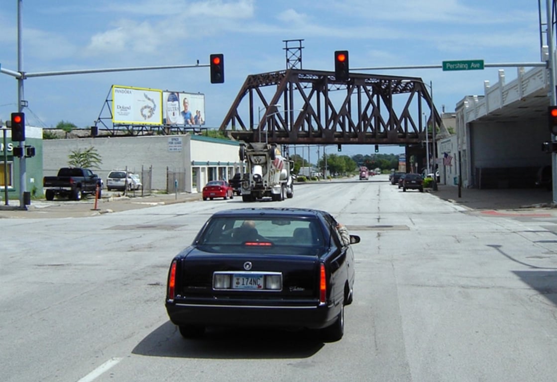 315 E 3RD ST ROOF DAVENPORT, IA #1 F/W Media