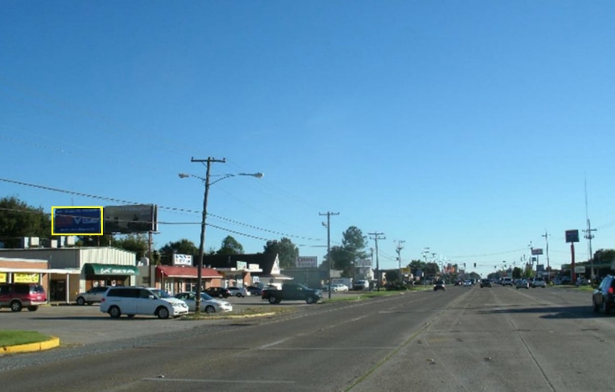 E/S HWY 1 S @ COMET CLEANERS L/S F/N Media