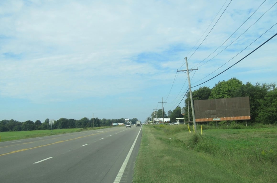 HWY 82 E .5 MI E/O GUY HALL F/E Media