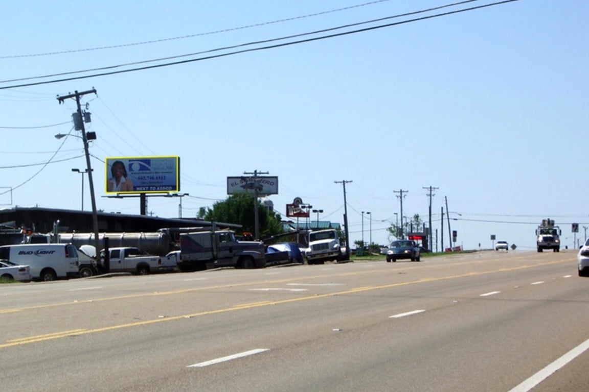 HWY49E.@SAXTON AUTO E/S F/N