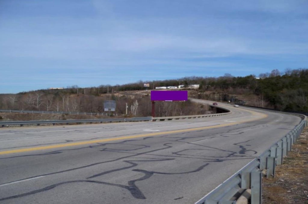 Location photo for Roark Valley Rd near Waterfall Hiking Trailhead (Branson)