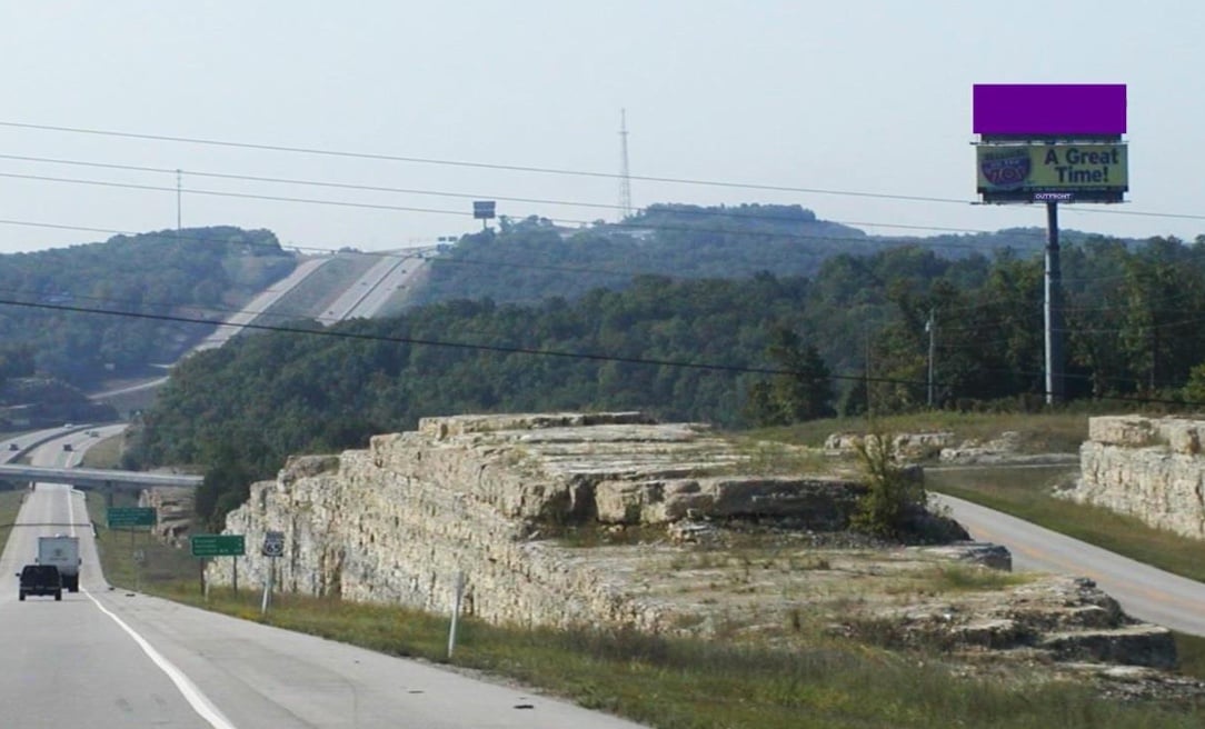 Hwy 65 1.00 mi S/O Hwy 160 E/S F/N Media