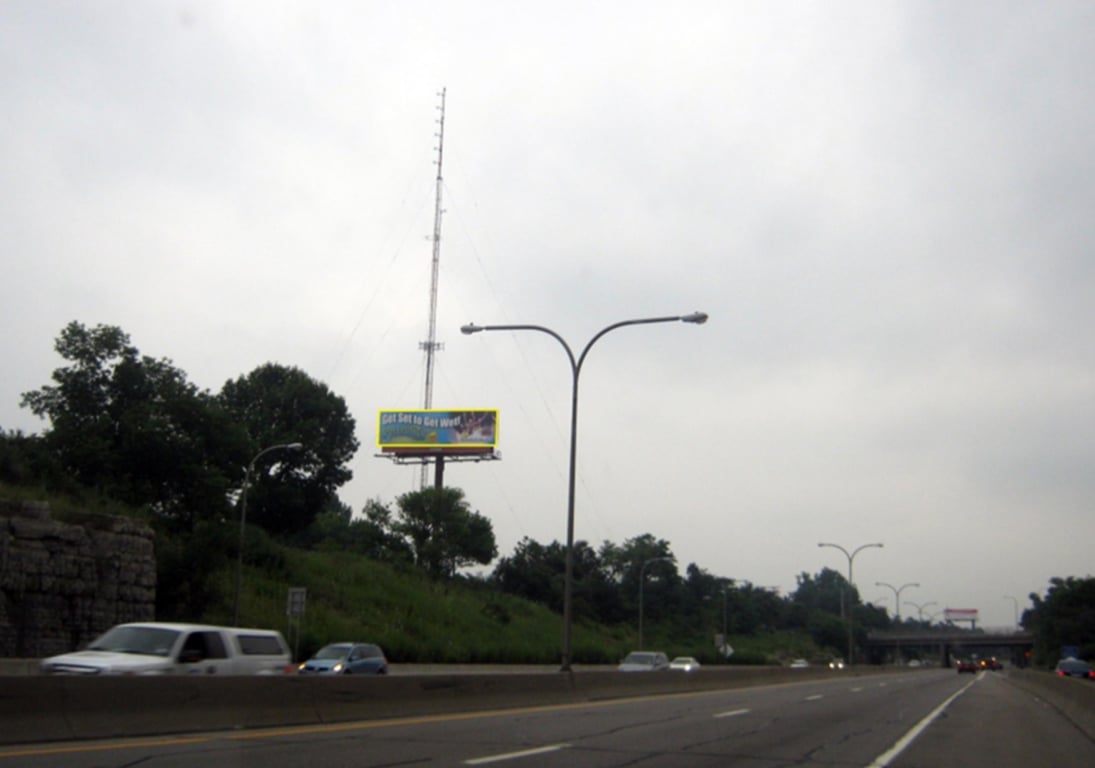 KENSINGTON EXPWY @ 275 KENSINGTON AVE #2 F/W Media