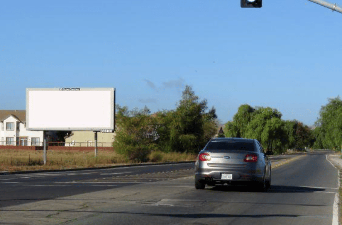 Location photo for West 10th St & Beacon St (Pittsburg)