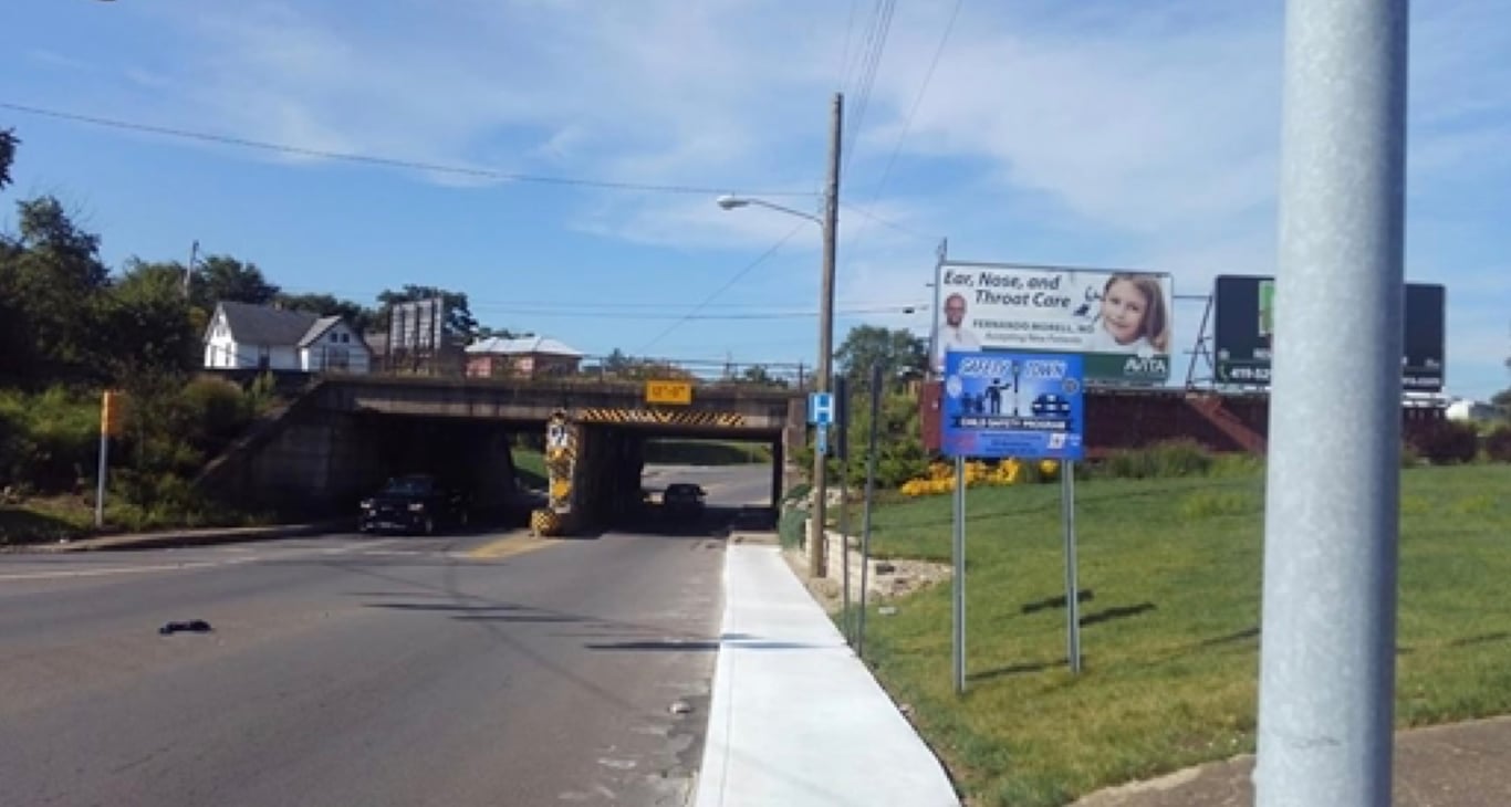 Park Ave E NL @ Subway 1 E/F Media